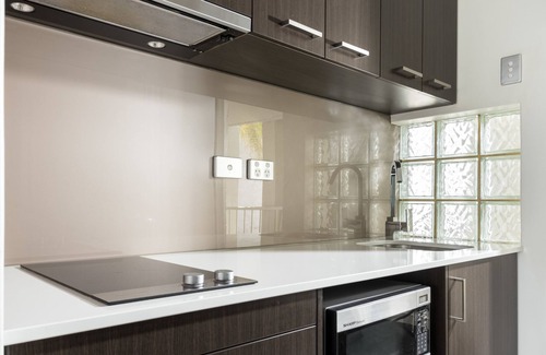 North Fremantle Apartment | Discover Pier 21 Apartment Hotel: Ocean View & Pool Access