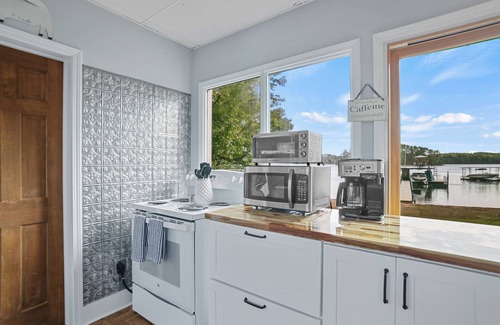 Gainesville Apartment | Top-Rated Pier 39 on Lake Lanier with Stunning Ocean Views