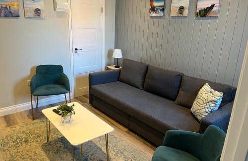 Hopton House | Relax at Pier Plain By The Sea: Pet-Friendly Retreat