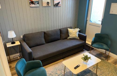 Hopton House | Relax at Pier Plain By The Sea: Pet-Friendly Retreat