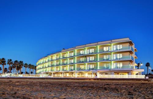Imperial Beach Hotel | Beachfront Bliss at Pier South Resort, Autograph Collection