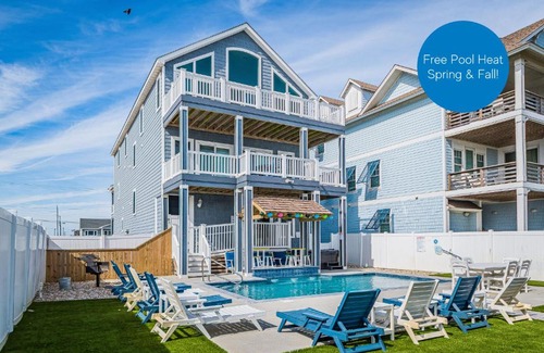 Nags Head House | Relax at Pier View Oasis with Pool and Pet-Friendly Perks