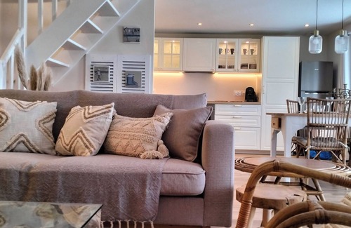 Roscoff House | Ideal Retreat at Pierre Near Beaches and Center in Roscoff