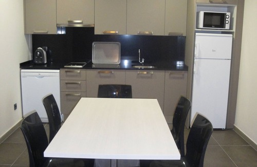 Sants-Badal Apartment | Discover Pierre & Vacances Barcelona Sants with Ocean Views