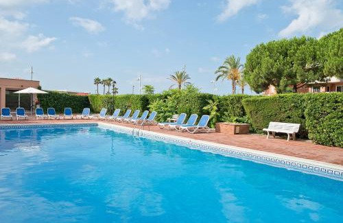 Sant Salvador Apartment | Relax at Pierre & Vacances Comarruga: Oceanfront Retreat