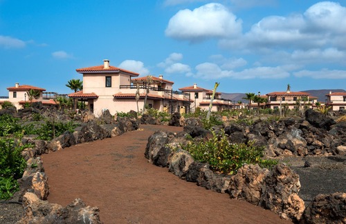 La Oliva Apartment | Pet-Friendly Pierre & Vacances Resort Fuerteventura Awaits