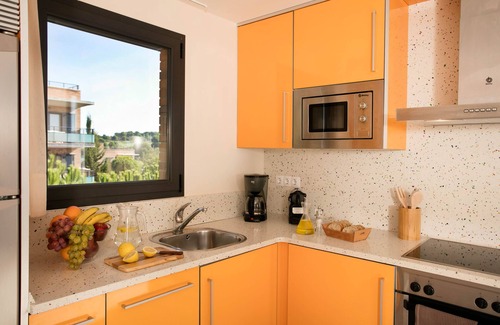 Salou Apartment | Relax at Pierre & Vacances Salou: Oceanview Comfort Awaits