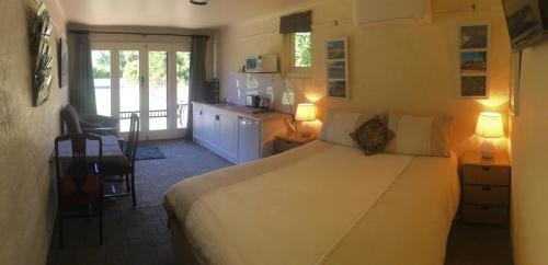 Hamilton Bed & Breakfast | Discover Pierrepoint Accommodation: Rated 9/10 & Family-Friendly