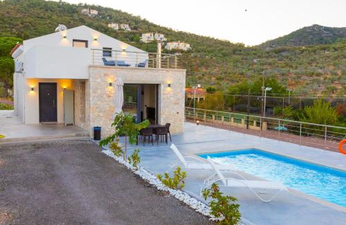 Mytilene House | Enjoy Oceanfront Bliss at Pierres Blanches Hotel