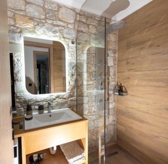 Mytilene House | Enjoy Oceanfront Bliss at Pierres Blanches Hotel