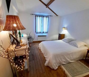Senlis Bed & Breakfast | Family-Friendly Retreat at Pierres et Jardins - 9/10 Rated
