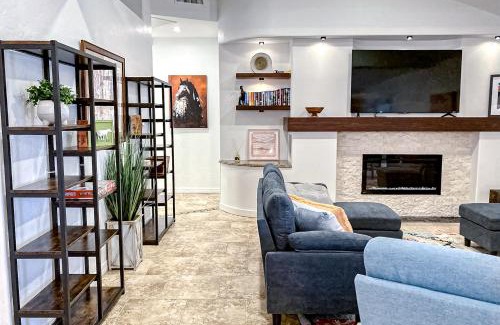 Camelback East House | Discover Piestewa Getaway: 4-Star Retreat with Unique Amenities
