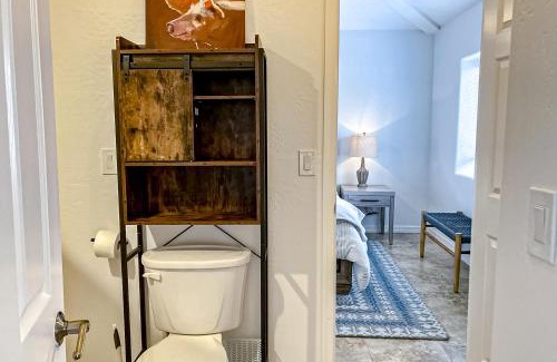 Camelback East House | Discover Piestewa Getaway: 4-Star Retreat with Unique Amenities