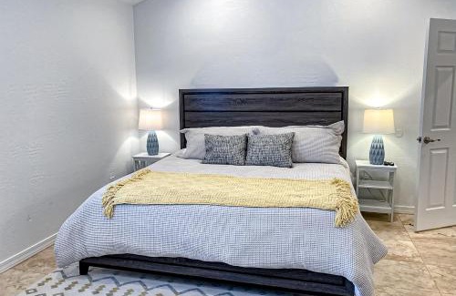 Camelback East House | Discover Piestewa Getaway: 4-Star Retreat with Unique Amenities