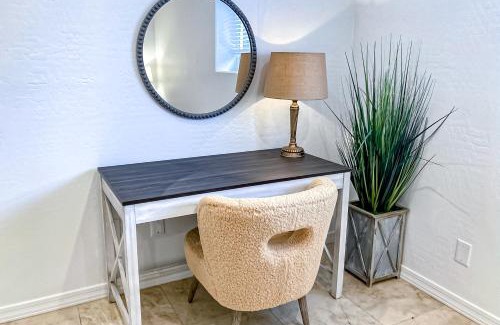 Camelback East House | Discover Piestewa Getaway: 4-Star Retreat with Unique Amenities