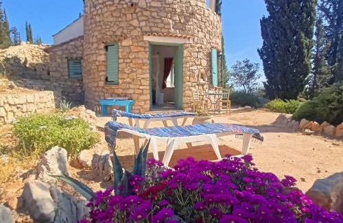 Korithi Villa | Pet-Friendly Retreat at Pietra Bianca: Rated 10/10!