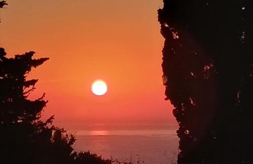 Korithi Villa | Pet-Friendly Retreat at Pietra Bianca: Rated 10/10!