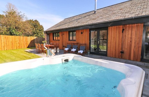 Falmouth House | Pet-Friendly Pig House at Boskensoe Barns - A 5-Star Retreat
