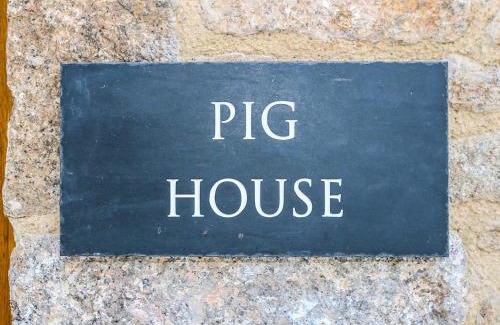 Falmouth House | Pet-Friendly Pig House at Boskensoe Barns - A 5-Star Retreat