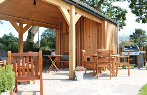 Falmouth Cottage | Unforgettable Stays at Pig House, Boskensoe Barns - 10/10 Rating
