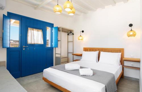 Kimolos House | Oceanfront Pigados Beach Studio: Family-Friendly Getaway