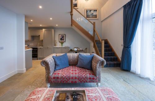 Murthly House | Enchanting Pigeon Cottage - Idyllic Country Retreat for Families