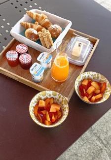 Castelnau-dArbieu Bed & Breakfast | Oceanfront Escape at Pigeonnier de Sabailan - Guest Rated 9.8