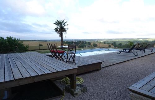 Castelnau-dArbieu Bed & Breakfast | Oceanfront Escape at Pigeonnier de Sabailan - Guest Rated 9.8