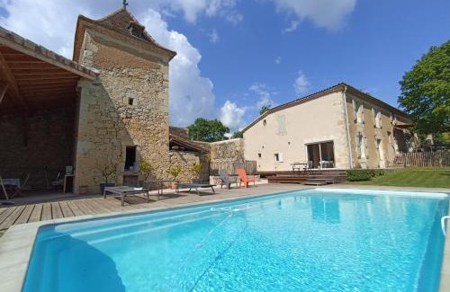 Castelnau-dArbieu Bed & Breakfast | Oceanfront Escape at Pigeonnier de Sabailan - Guest Rated 9.8