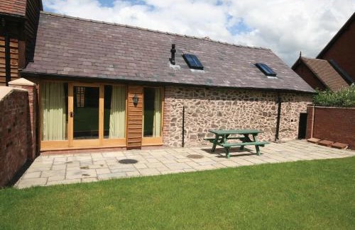 Pontesbury House | Pet-Friendly Retreat at Piglets Place - Rated 9.6/10