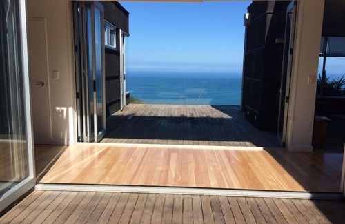New Lynn House | Serene Piha Hilltop Sanctuary with Pool & Family Amenities