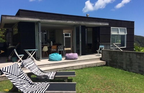 New Lynn House | Serene Piha Hilltop Sanctuary with Pool & Family Amenities