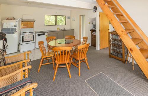 Kuratau House | Pet-Friendly Pihanga Cottage - Family Retreat in Kuratau