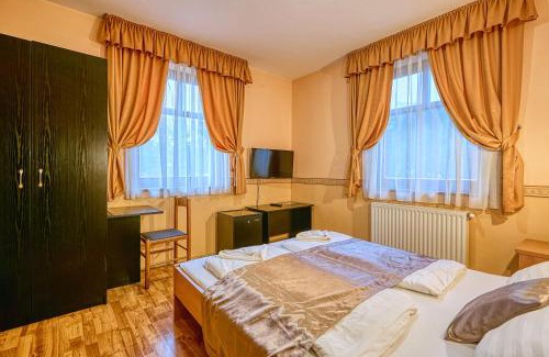 Sopron Bed & Breakfast | Family-Friendly Pihenőkereszt Panzió: Rated 8.2/10!