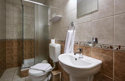 Sopron Bed & Breakfast | Family-Friendly Pihenőkereszt Panzió: Rated 8.2/10!