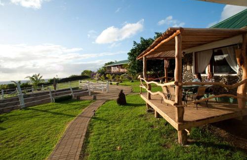Hanga Roa Hotel | Idyllic Pikera Uri Eco Lodge with Oceanfront Views