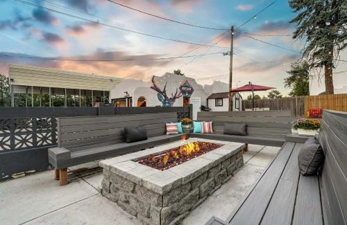 Central Colorado Springs House | Perfect for Big Groups: Pikes Estate 5 Apts with Fire Pit