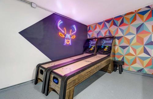 Central Colorado Springs House | Perfect for Big Groups: Pikes Estate 5 Apts with Fire Pit