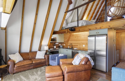 Florissant House | Pet-Friendly Pikes Peak A-Frame Retreat with Hot Tub & Views