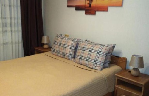Dombay Apartment | Stylish Pikhtoviy Mys 6 Apartment with Breakfast Included