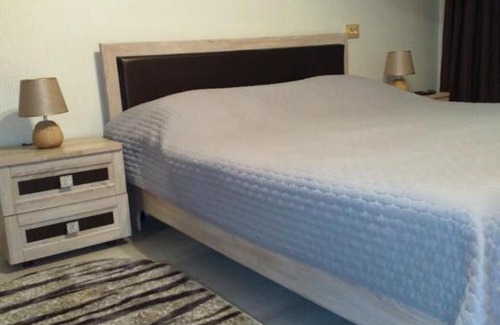 Dombay Apartment | Stylish Pikhtoviy Mys 6 Apartment with Breakfast Included