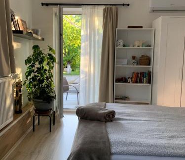 Fertorakos Apartment | Family-Friendly Piknik Studio with Hot Tub & Kitchen
