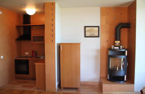 Preila Apartment | Escape to Pilėja: 4-Star Hotel with Private Beach & Hot Tub