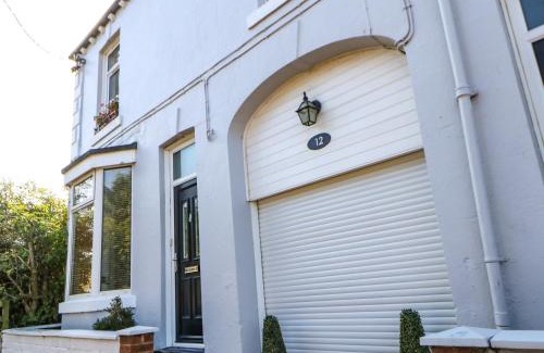 North Bitchburn House | Discover Pilgrim Cottage: Family-Friendly 4-Star Retreat