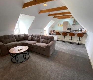 Much Birch Hotel | Welcoming Pilgrim Hotel: Family-Friendly with Great Amenities