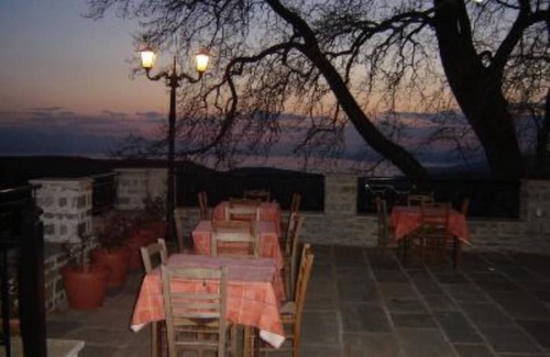 Afetai Apartment | Romantic Retreat: 2 Apartments with Ocean View & Pool