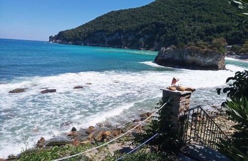 Keramidi House | Pet-Friendly Pilion House by the Aegean Sea with Ocean View