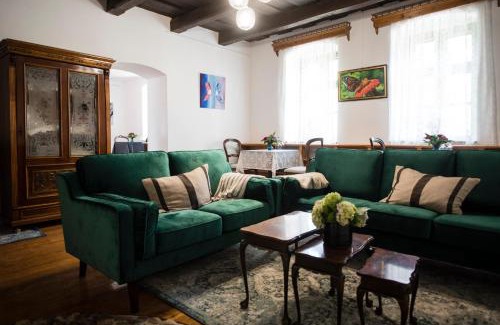 Szentendrei Bed & Breakfast | Pillangós-Ház: Pet-Friendly Retreat with Perfect Reviews