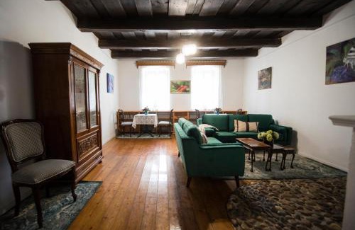Szentendrei Bed & Breakfast | Pillangós-Ház: Pet-Friendly Retreat with Perfect Reviews