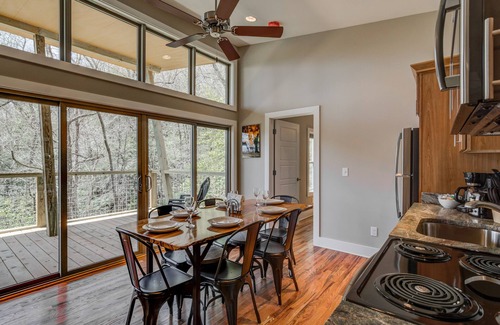 Pisgah Forest Cabin | Experience Pilot Cove: Modern Cabin with Nature & Amenities